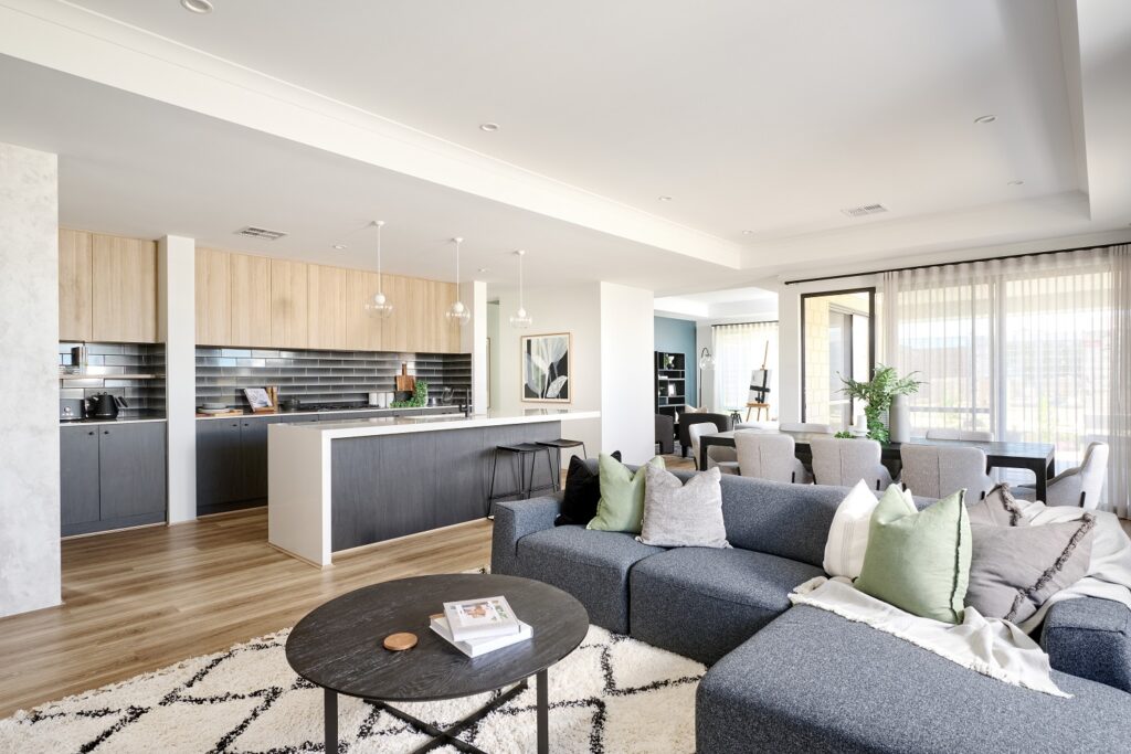 Award-winning Mackenzie GrandeurImage